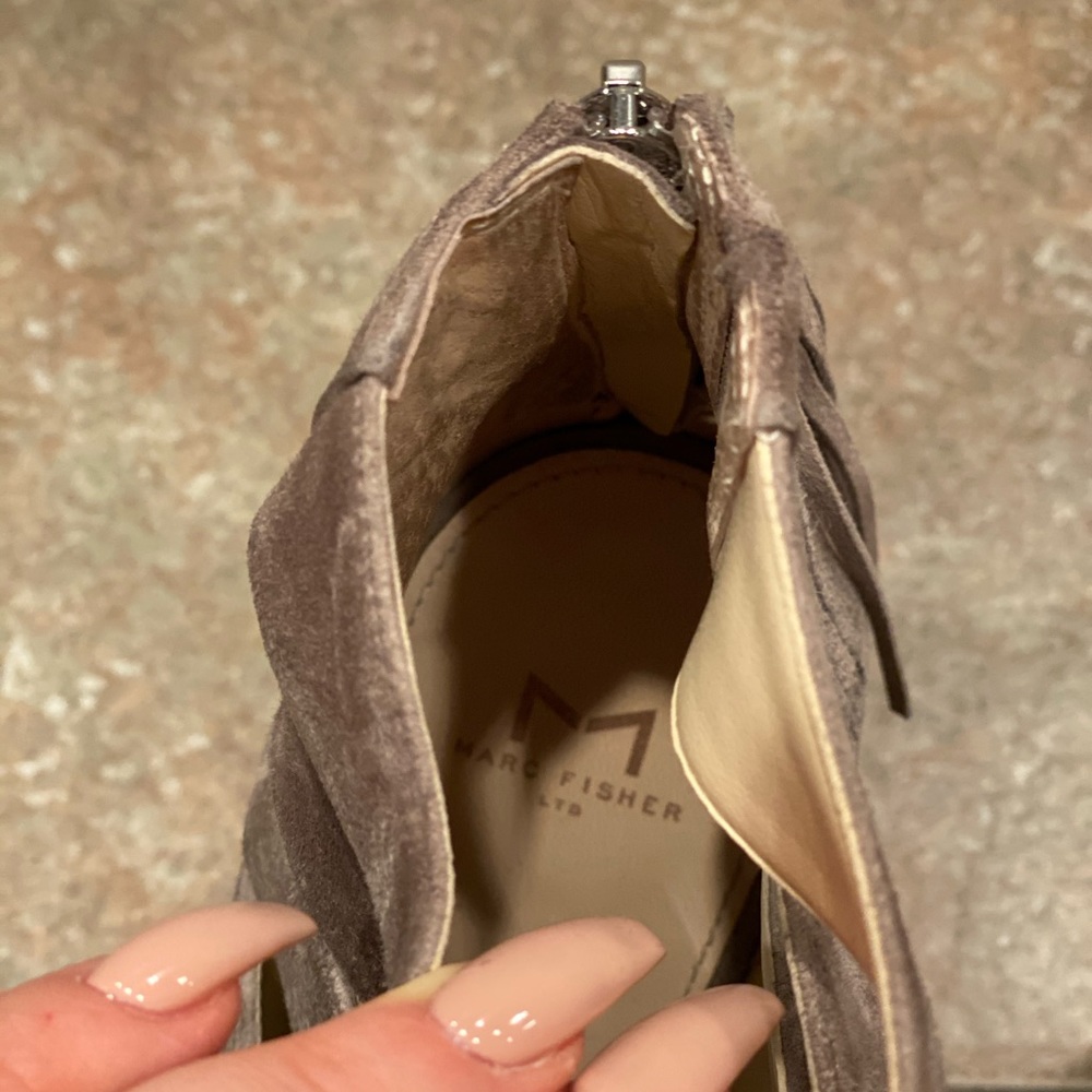 Shoes - Picture 5 of 5
